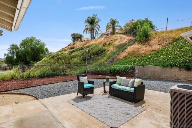 5083 Barry St, Oceanside CA: https://media.crmls.org/mediaz/5f151dc1-5766-4e30-b090-997d01b9305d.jpg