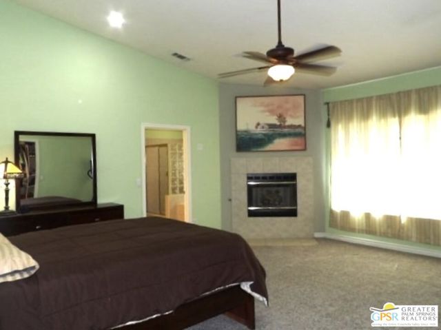 6950 Oak View Court, Oak Hills CA: https://media.crmls.org/mediaz/5f1556c8-bbeb-4e06-bb92-0d39a59a7776.jpg