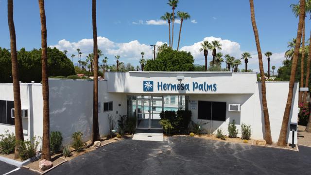 588 E Mel Avenue, Palm Springs CA: https://media.crmls.org/mediaz/5f15e6ae-041a-4b79-8903-18bd8b7db027.jpg