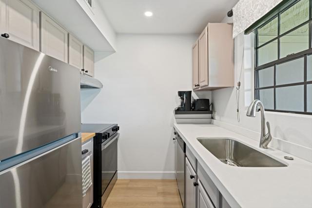 5300 E Waverly Drive, Palm Springs CA: https://media.crmls.org/mediaz/5f15f926-d3d6-4a0d-9310-82e799aac4d7.jpg