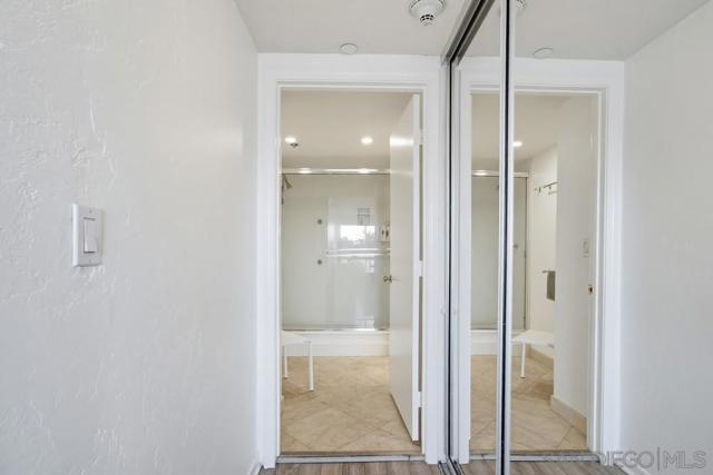 1820 Avenida Del Mundo, Coronado CA: https://media.crmls.org/mediaz/5f16240c-7db5-494f-96d6-31b7210a4b55.jpg