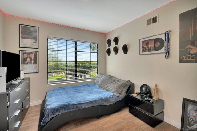 15628 Via Marchena, San Diego CA: https://media.crmls.org/mediaz/5f16af36-50af-4c24-9e7e-611cb9a60332.jpg