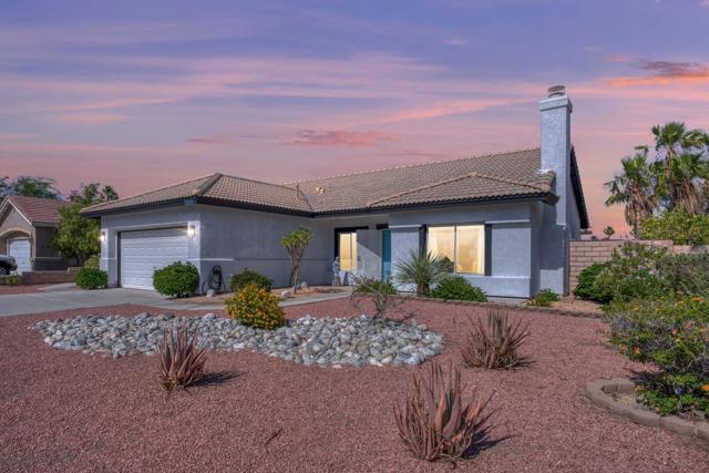 2312 Shannon Way, Palm Springs CA: https://media.crmls.org/mediaz/5f17cc78-bb86-403b-8192-c42aa46aeb9f.jpg