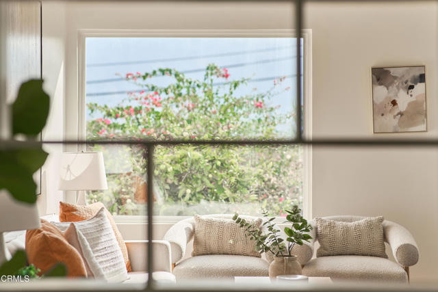 401 Del Norte Street, Los Angeles CA: https://media.crmls.org/mediaz/5f17d0f2-3aa4-4261-b4d5-9a009aa5863a.jpg