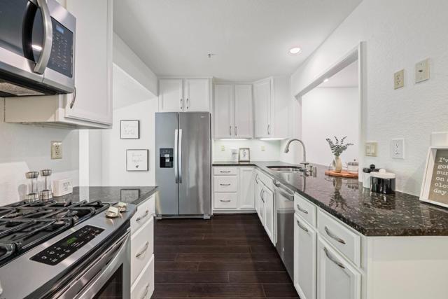 366 Sierra Vista Avenue, Mountain View CA: https://media.crmls.org/mediaz/5f181879-af18-4656-9e2b-5bf444adb675.jpg