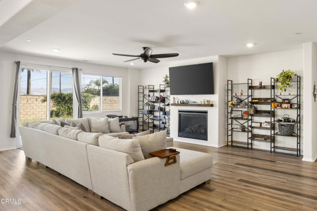 Detail Gallery Image 9 of 25 For 9019 Black Thorn St, Jurupa Valley,  CA 92509 - 3 Beds | 2 Baths