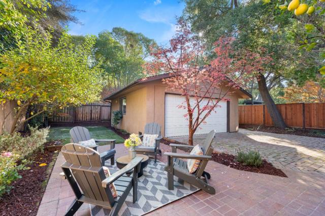 90 Walnut Avenue, Atherton CA: https://media.crmls.org/mediaz/5f193402-a918-4f2a-9f88-1bdf3c871ffd.jpg