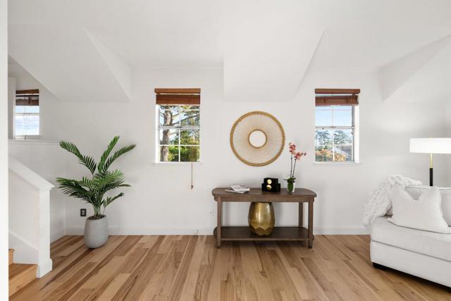 622 Avenue Balboa, El Granada CA: https://media.crmls.org/mediaz/5f19515e-a927-4d09-bfe9-49f0507585d1.jpg