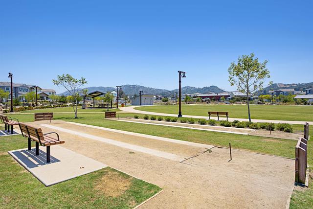 27924 Barley Court, Valley Center CA: https://media.crmls.org/mediaz/5f1997b7-f56d-496f-bf22-987b96940f30.jpg