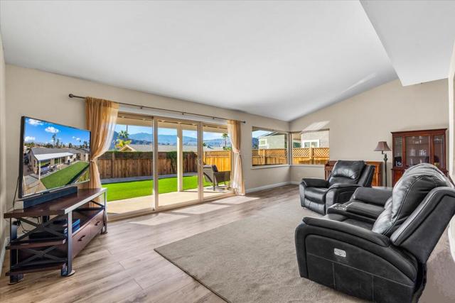 43035 Tennessee Avenue, Palm Desert CA: https://media.crmls.org/mediaz/5f1a61a8-499b-4406-b717-222686fddb19.jpg