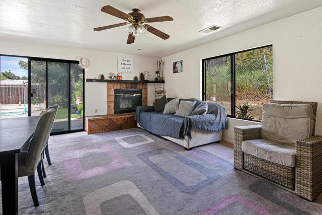 Detail Gallery Image 7 of 22 For 639 Starstone Dr, San Marcos,  CA 92078 - 3 Beds | 2 Baths