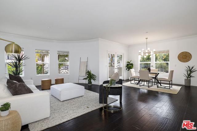 1862 S Bentley Avenue, Los Angeles CA: https://media.crmls.org/mediaz/5f1ace4f-9a72-44d0-a742-2eecccc658cf.jpg
