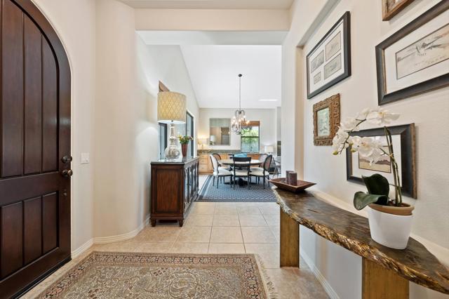 80680 Via Tranquila, La Quinta CA: https://media.crmls.org/mediaz/5f1c0d19-676a-4aaf-9659-bb804b2afc81.jpg