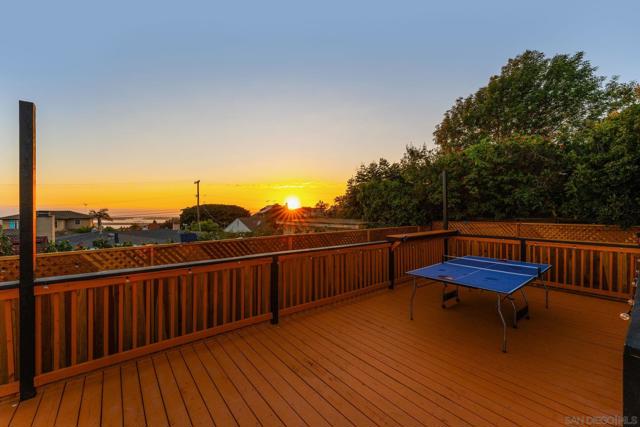 2736 Burgener Blvd, San Diego CA: https://media.crmls.org/mediaz/5f1c12e0-c916-4147-9673-4f8bd9a71f7d.jpg