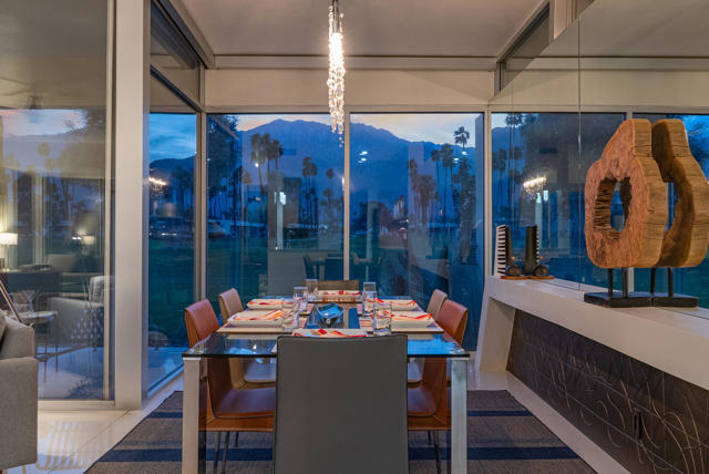 26 Lakeview Circle, Palm Springs CA: https://media.crmls.org/mediaz/5f1c1ee3-f114-4646-97fe-735aada9fa41.jpg