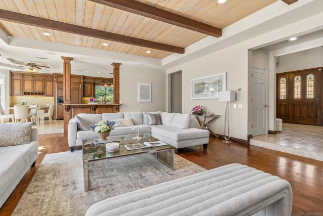 17941 Vista Lomas Dr, Poway CA: https://media.crmls.org/mediaz/5f1cd10c-68d5-4b8c-a8d4-ff8a3f119f47.jpg