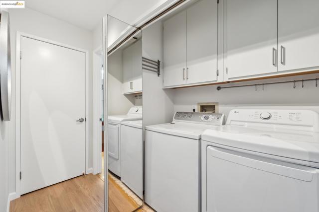 92 Schooner Ct, Richmond CA: https://media.crmls.org/mediaz/5f1cd980-e0cd-40dc-8800-5f1254c7e1e8.jpg
