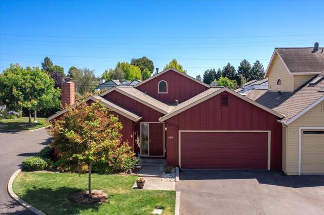4214 Gull Cove Way, Capitola CA: https://media.crmls.org/mediaz/5f1d34e9-c9b9-4f5a-8c54-4f583143ebd6.jpg