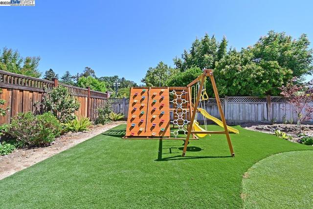 1492 Windsor Way, Livermore CA: https://media.crmls.org/mediaz/5f1d6f59-5896-477c-bb8e-67f332fb965c.jpg