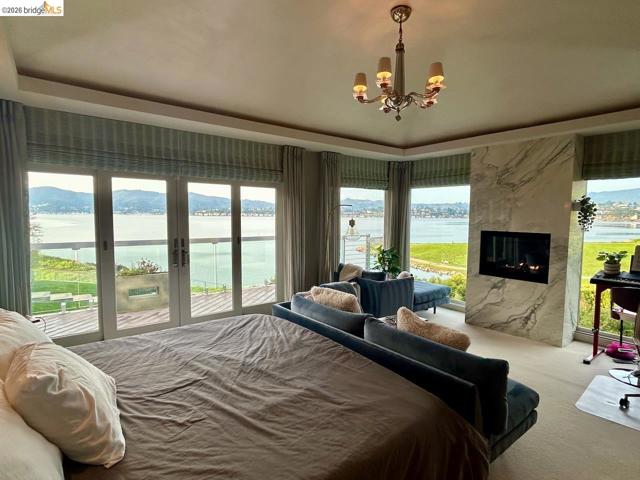 20 Bayshore TER, Tiburon CA: https://media.crmls.org/mediaz/5f1e27f1-06c1-4f1b-bafc-1c9a23de8ce5.jpg