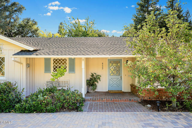 4929 Oakwood Avenue, La Canada Flintridge CA: https://media.crmls.org/mediaz/5f1e56bf-ea18-4cc8-a26c-895a30793c92.jpg