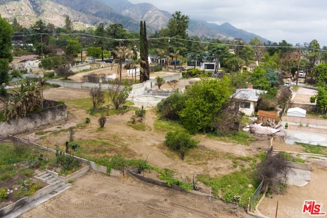 3359 Glenrose Avenue, Altadena CA: https://media.crmls.org/mediaz/5f1e584b-eacb-4fd3-8886-b5aee718ee28.jpg