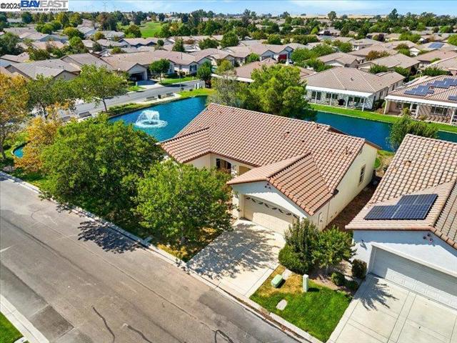 507 Arlington Dr, Rio Vista CA: https://media.crmls.org/mediaz/5f1e5bdd-2d06-44fd-9497-b350c0a7b98d.jpg