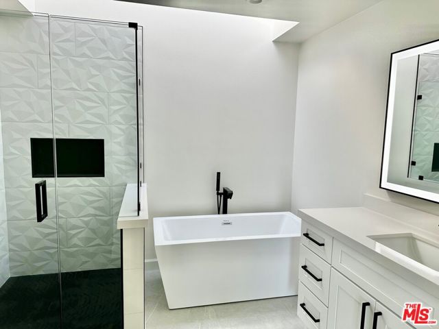 Junior Master Bath