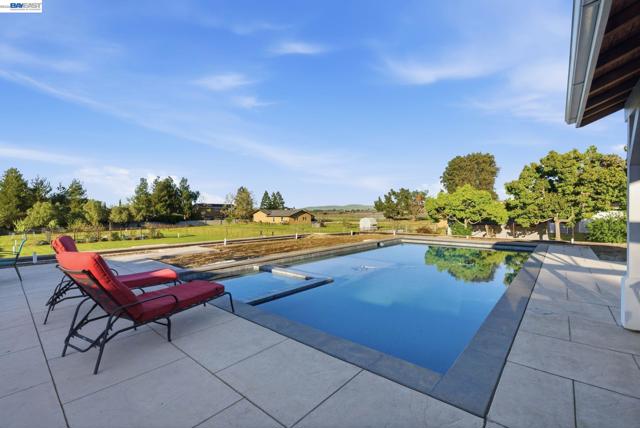 Image 36 of 54 For 2680 Marina Ave.