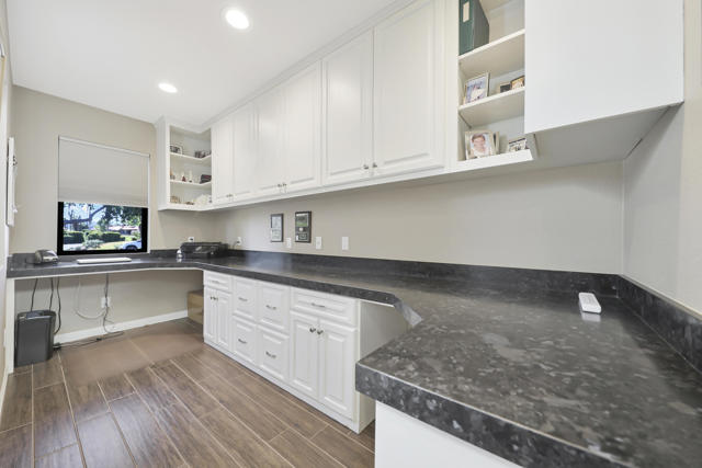 38488 Gazania Circle, Palm Desert CA: https://media.crmls.org/mediaz/5f1f78d6-fb80-4764-b076-0c1d689d902b.jpg