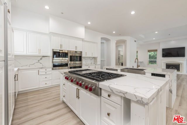 3791 WINFORD Drive, Tarzana CA: https://media.crmls.org/mediaz/5f1f88d6-9088-4ab4-ac30-5a88b822f22d.jpg