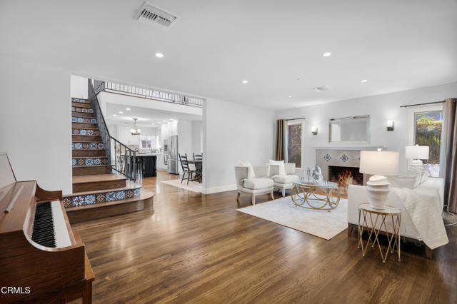 171 N Sunset Place, Monrovia CA: https://media.crmls.org/mediaz/5f1f9844-9d8e-4c9d-a92d-5b17e1b84a2d.jpg