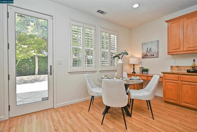 1416 Allanmere Dr, San Ramon CA: https://media.crmls.org/mediaz/5f1ff798-5a1c-41a3-a1d8-6ccba44a67e6.jpg