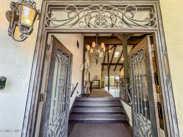 1832 Calle Salto, Thousand Oaks CA: https://media.crmls.org/mediaz/5f21096b-8654-495a-b93b-22556745163f.jpg