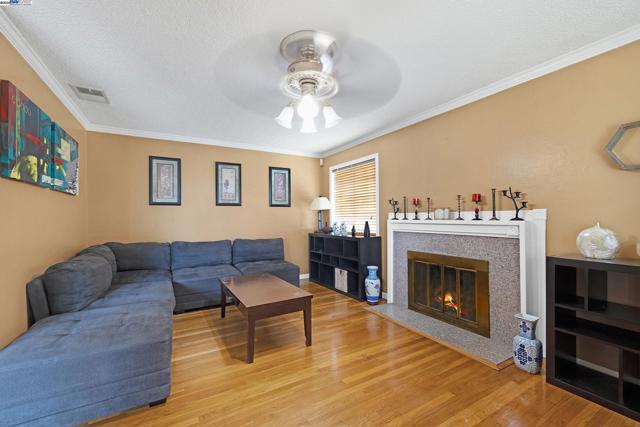 39672 Blacow Rd, Fremont CA: https://media.crmls.org/mediaz/5f21263c-54d7-4b84-9fd7-8dd06459e75c.jpg