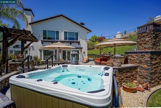 219 Nottingham Pl, Danville CA: https://media.crmls.org/mediaz/5f2163e7-78df-491a-a87d-2bb03b68cb61.jpg