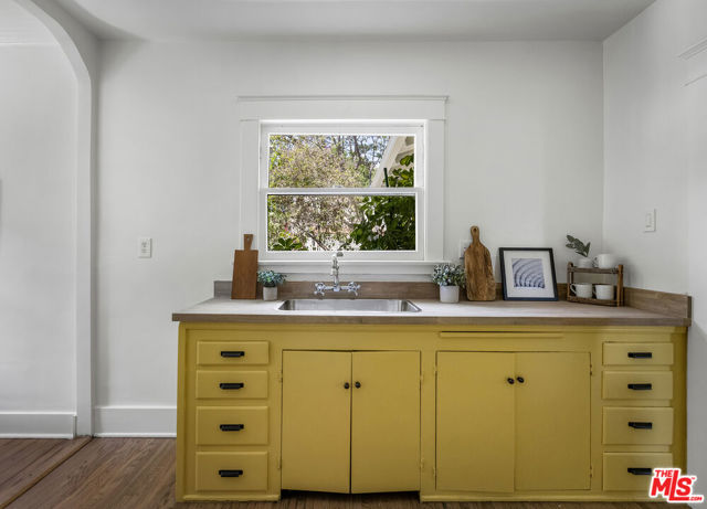 5928 Meridian Street, Los Angeles CA: https://media.crmls.org/mediaz/5f2195db-6cfd-4f1e-ab82-71e927e8cf6b.jpg