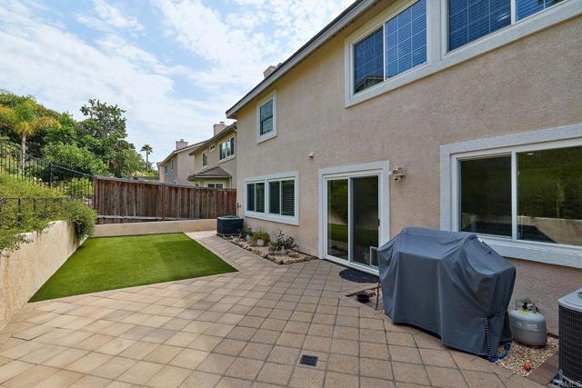 339 La Purisma Way, Oceanside CA: https://media.crmls.org/mediaz/5f21b4f2-1b0f-410d-b0df-1b864f495166.jpg