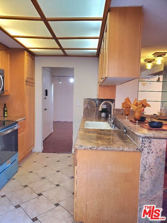 10535 Wilshire Boulevard, Los Angeles CA: https://media.crmls.org/mediaz/5f21c147-2f33-46fb-90fc-3bf342cb3bfe.jpg