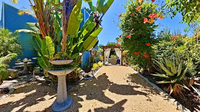 2618 Unicornio Street, Carlsbad CA: https://media.crmls.org/mediaz/5f221e6c-80dd-478f-9123-a8a6d6e08fbf.jpg