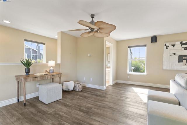 3168 Bay Meadows Ct, Livermore CA: https://media.crmls.org/mediaz/5f22f345-9c31-400f-9bc0-11209c07e5bc.jpg
