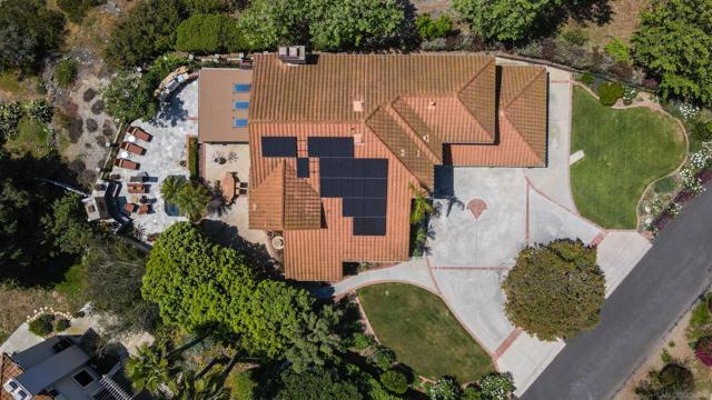 3245 Brookside Ln, Encinitas CA: https://media.crmls.org/mediaz/5f232146-152e-4d5a-9737-ba1cc6c9bdfe.jpg