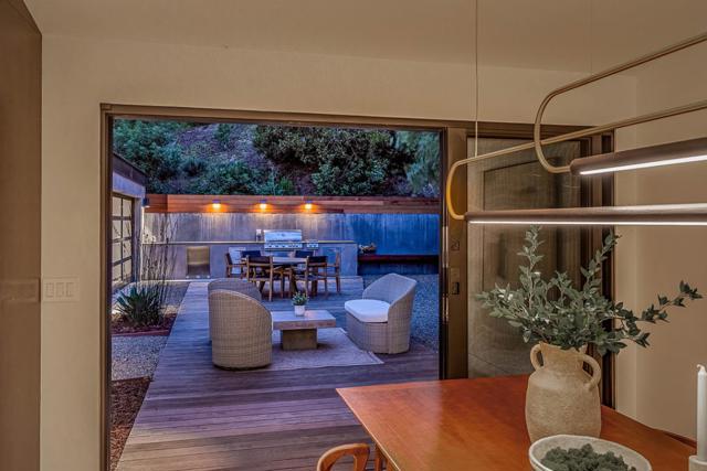 26896 Alejandro Drive, Los Altos Hills CA: https://media.crmls.org/mediaz/5f232e9f-f69a-4fd0-bb81-c70ac7b31163.jpg