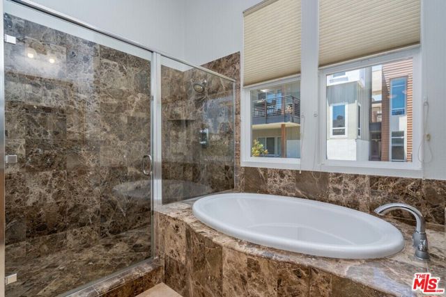 6011 Dawn, Playa Vista CA: https://media.crmls.org/mediaz/5f235dba-55fd-4717-ae09-7c1872165948.jpg
