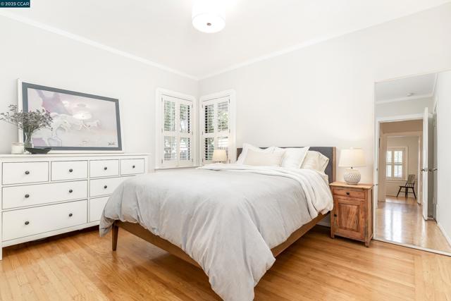 6 View St, Vallejo CA: https://media.crmls.org/mediaz/5f23a5e2-dd1c-4f52-ae2e-1218c2707218.jpg
