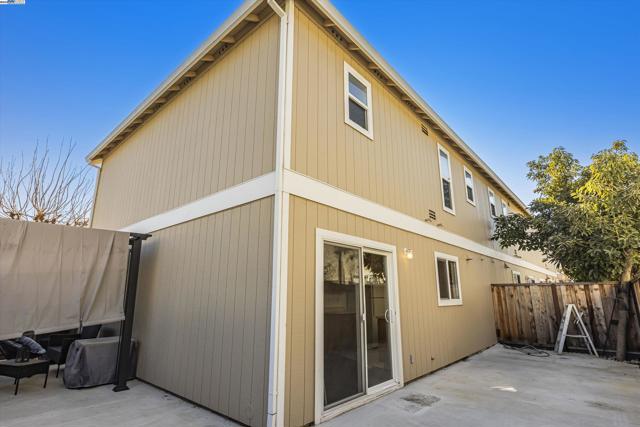 Image 27 of 34 For 20363 Royal Ave