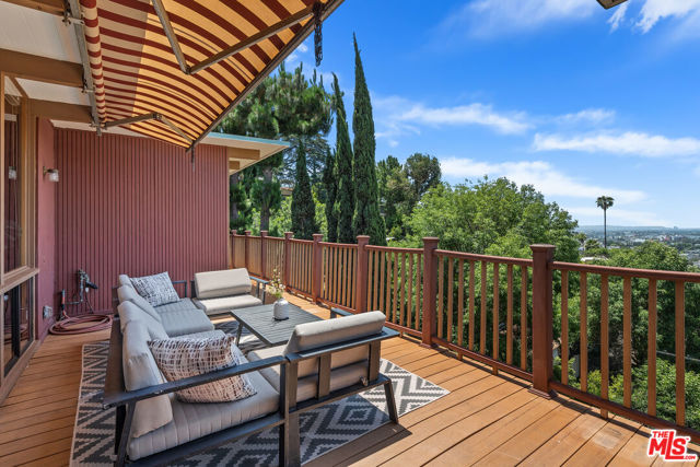 3928 Clayton Avenue, Los Angeles CA: https://media.crmls.org/mediaz/5f23b767-ae48-4cd8-ab36-af7a2797790c.jpg