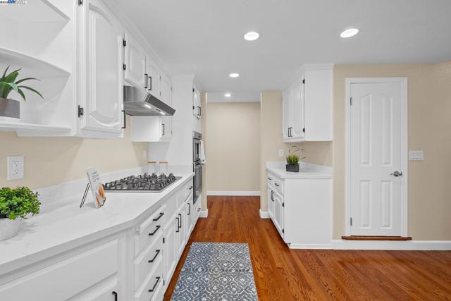 2316 Tulip Rd, San Jose CA: https://media.crmls.org/mediaz/5f240496-643c-4066-bc4d-c1331010f875.jpg