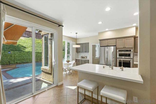 12224 Mulholland Ct, San Diego CA: https://media.crmls.org/mediaz/5f246cb4-0b3e-4dfc-97f5-43ba3185933e.jpg