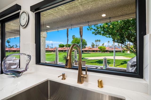 99 Camino Arroyo Place, Palm Desert CA: https://media.crmls.org/mediaz/5f24b795-4701-4f35-9b76-49cf91dc8064.jpg